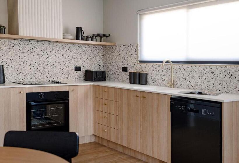 آپارتمان 2 خوابه, Motel Caloundra