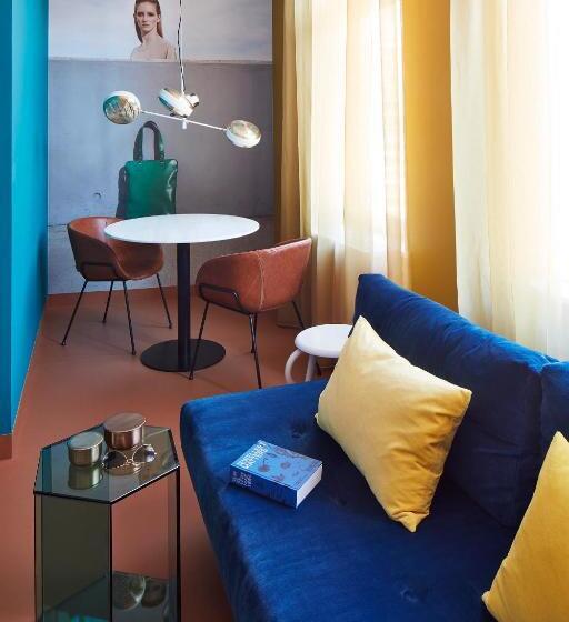 استودیوی استاندارد, Design Hotel Modez