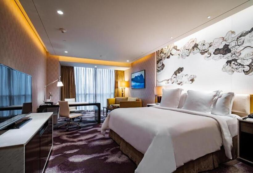 Club Room King Bed, Four Seasons Hotel Shenzhen