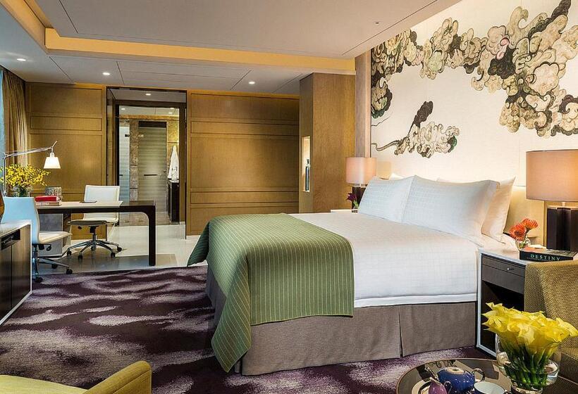 Club Room King Bed, Four Seasons Hotel Shenzhen