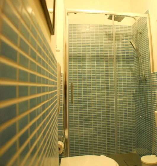 Standard Room Shared Bathroom, Albergo Teatro