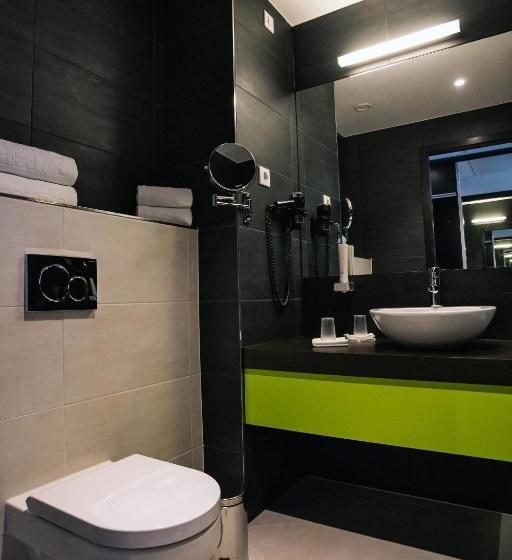 اتاق استاندارد با بالکن, Art Hotel Szeged