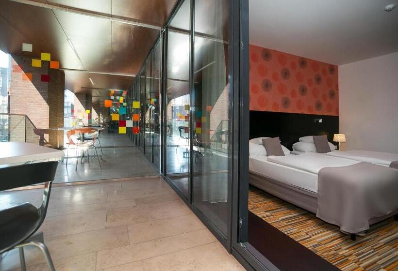 اتاق استاندارد با بالکن, Art Hotel Szeged