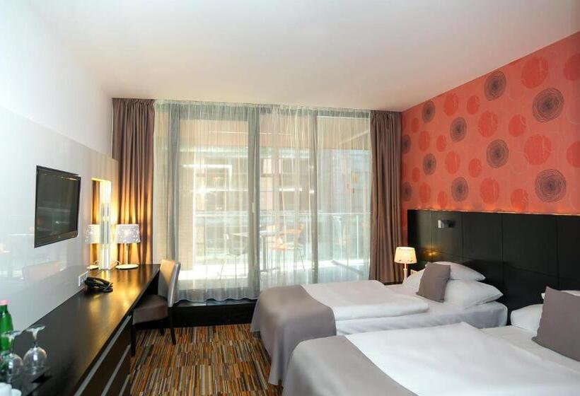 اتاق استاندارد با بالکن, Art Hotel Szeged