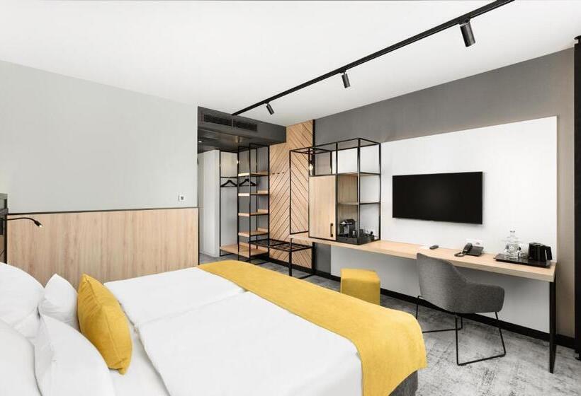 اتاق لوکس با بالکن, Art Hotel Szeged