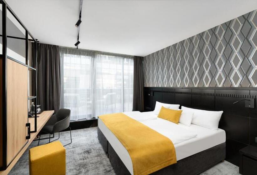 اتاق لوکس با بالکن, Art Hotel Szeged