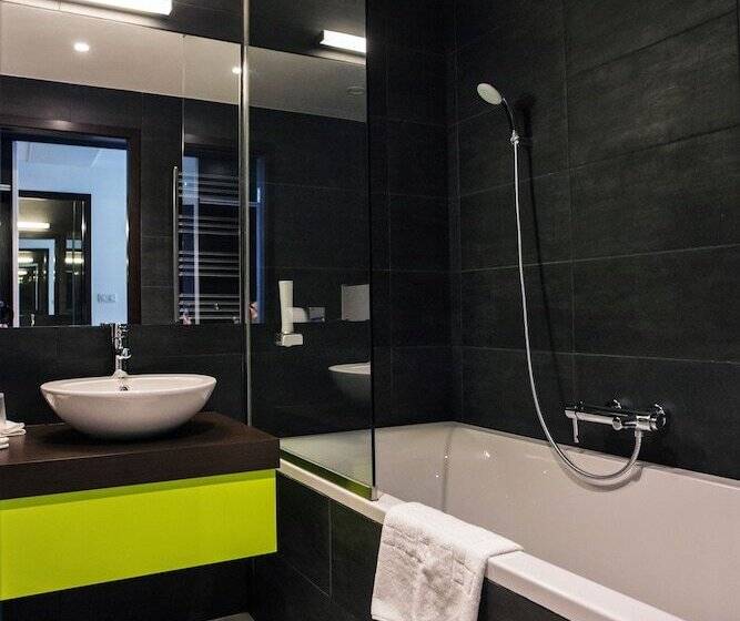 اتاق استاندارد, Art Hotel Szeged