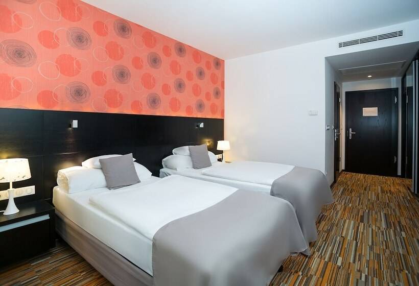 اتاق استاندارد, Art Hotel Szeged
