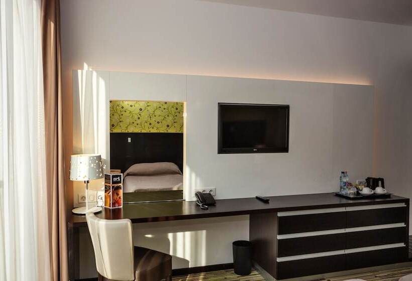 اتاق استاندارد, Art Hotel Szeged