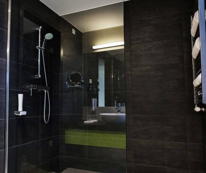 اتاق لوکس با بالکن, Art Hotel Szeged