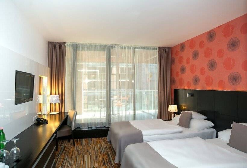 اتاق لوکس با بالکن, Art Hotel Szeged