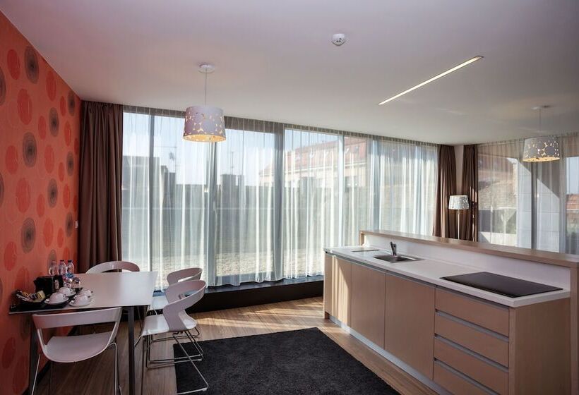 سوئیت 2 خوابه, Art Hotel Szeged