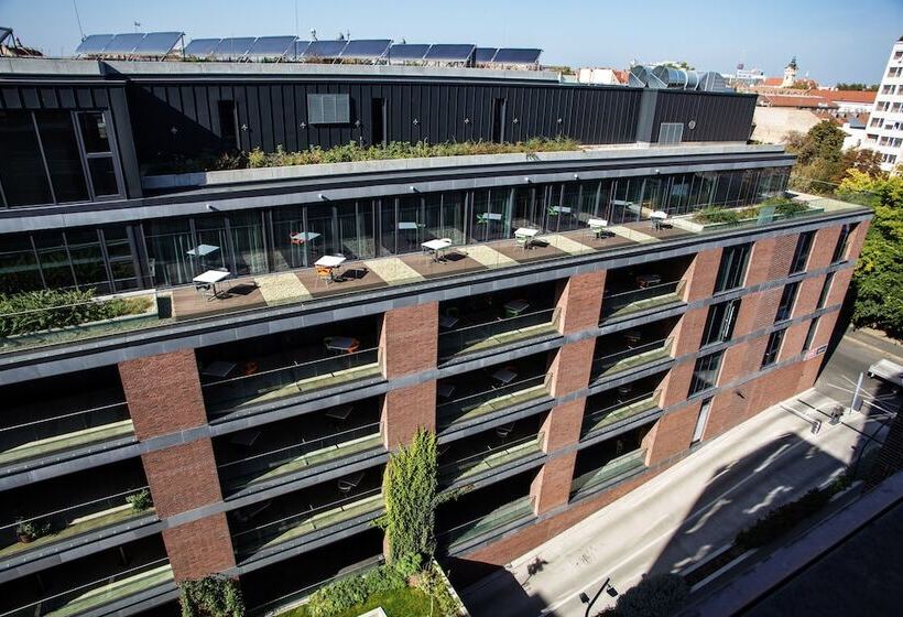 سوئیت 2 خوابه, Art Hotel Szeged