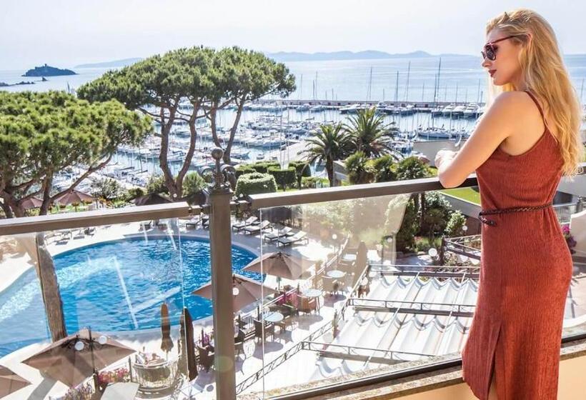 سوییت سوپریور با چشم‌انداز دریا, Cala Del Porto Punta Ala