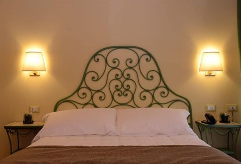 اتاق استاندارد سه نفره, Borgo Antico