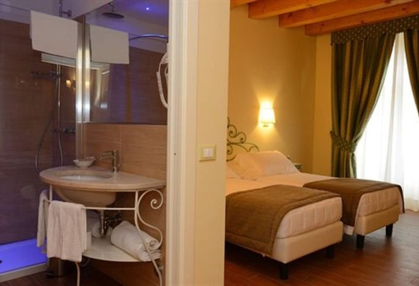 اتاق استاندارد سه نفره, Borgo Antico