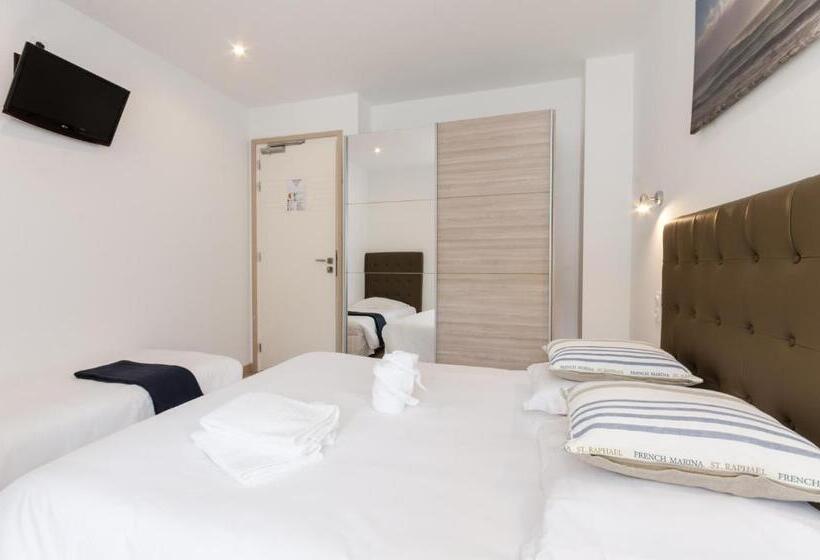 Трехместный Номер Стандарт с Балконом, Cap Nègre Hôtel