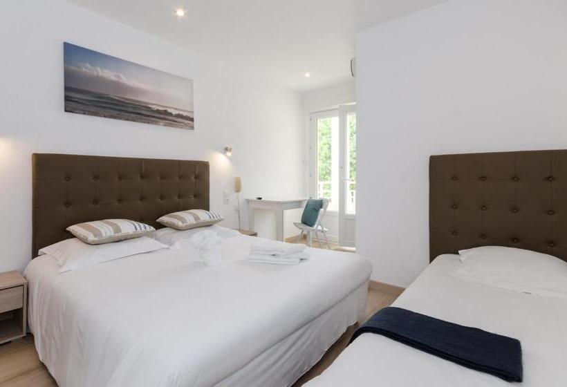 Трехместный Номер Стандарт с Балконом, Cap Nègre Hôtel