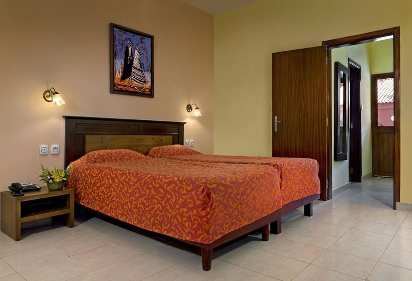 اتاق استاندارد یک نفره, Dunia Hôtel Bissau