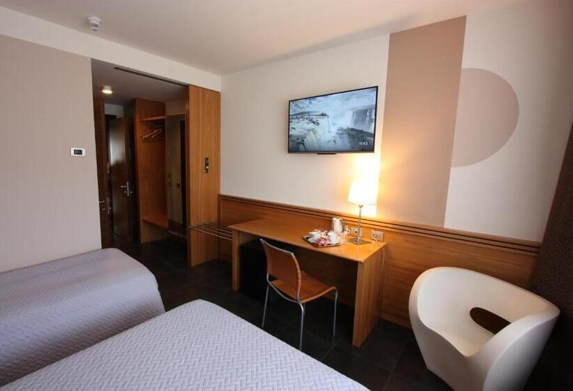 Triple Classic Room, Europa Executive