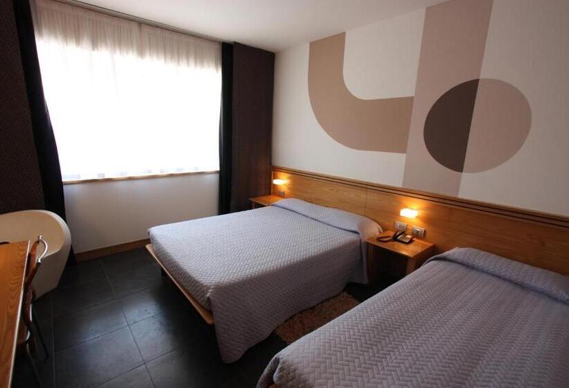 اتاق کلاسیک سه تخته, Europa Belluno