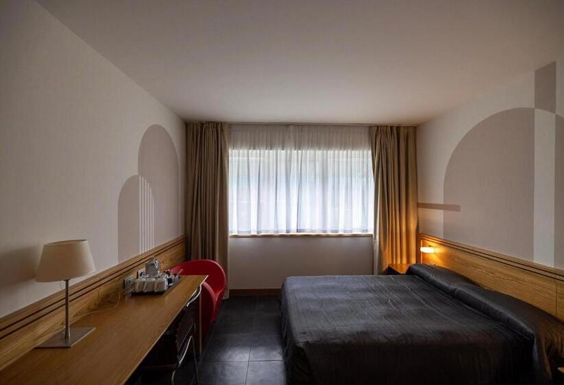 Triple Classic Room, Europa Executive