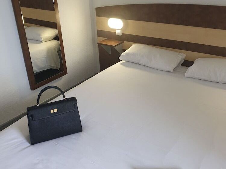 اتاق استاندارد با سرویس بهداشتی مشترک, Fasthotel Montpellier Ouest   Un Hôtel Fh Classic