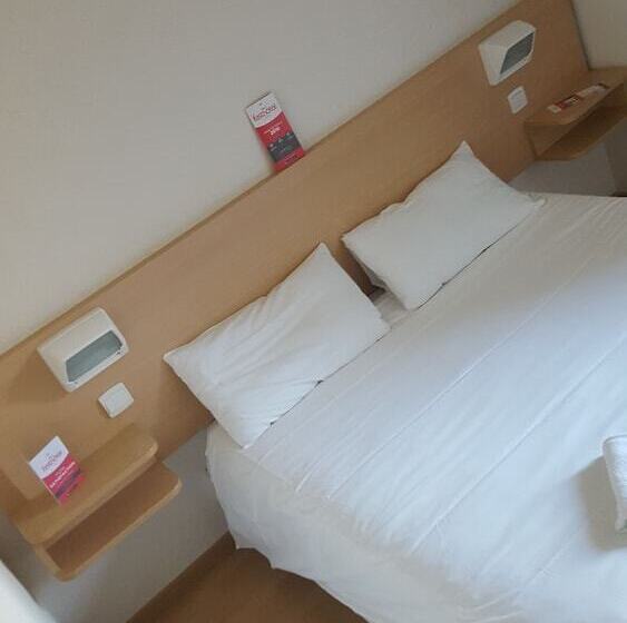 اتاق استاندارد با سرویس بهداشتی مشترک, Fasthotel Montpellier Ouest   Un Hôtel Fh Classic