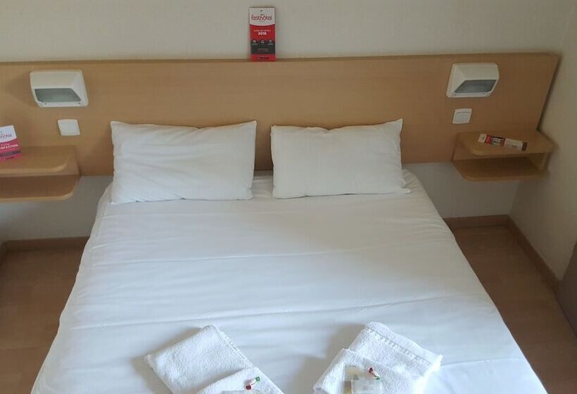 اتاق استاندارد با سرویس بهداشتی مشترک, Fasthotel Montpellier Ouest   Un Hôtel Fh Classic