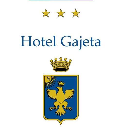اتاق لوکس با بالکن, Gajeta