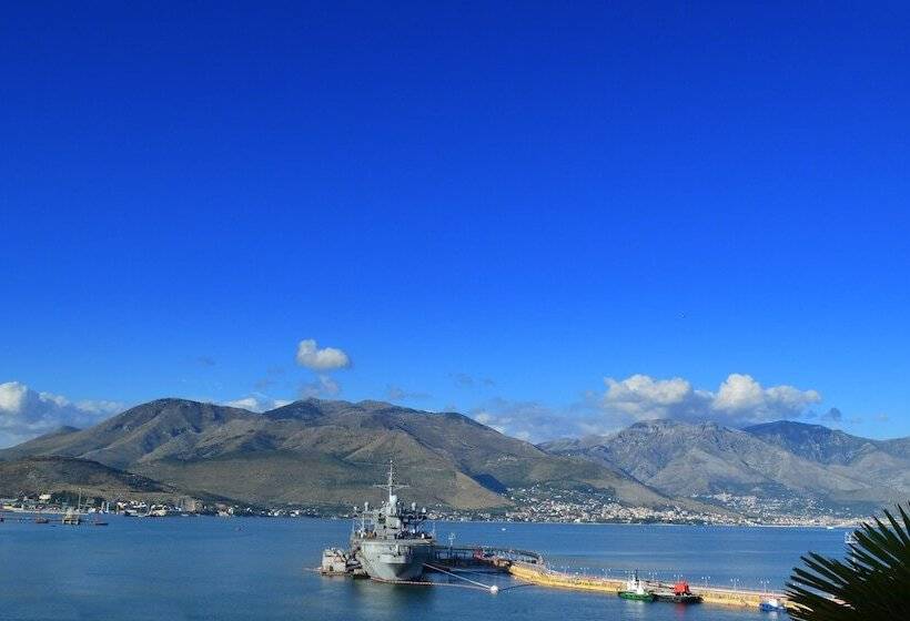 Chambre Supérieure Vue Mer, Gajeta