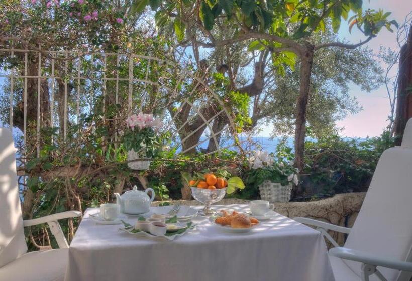 Standard Triple Room Sea View, Le Roquebrune