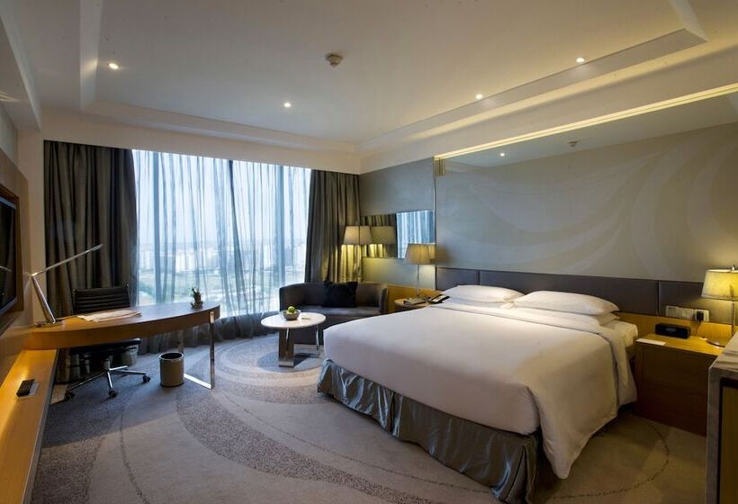 اتاق کلاب, Hyatt Regency Gurgaon
