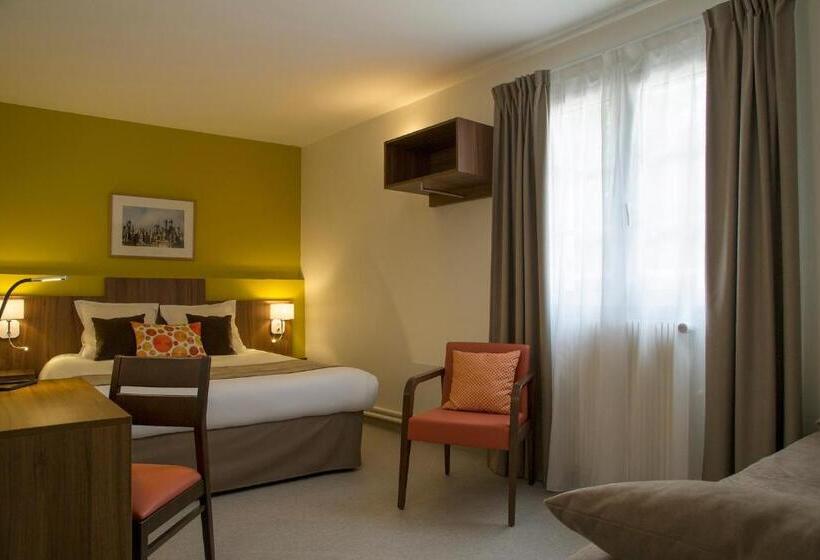 اتاق راحتی سه تخته, Logis Hôtel Restaurant Chaptal, Amboise