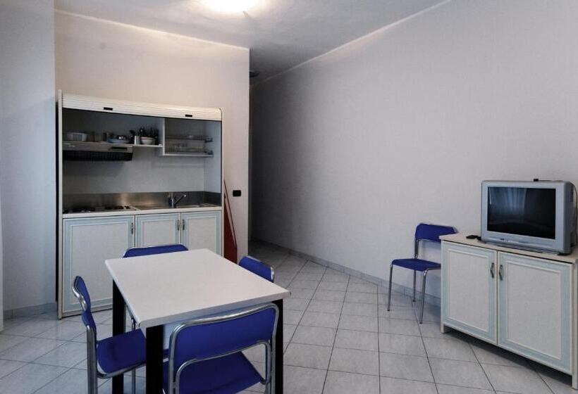 اتاق استاندارد سه نفره, Residence Mediterraneo