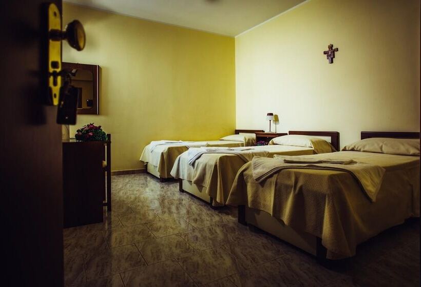 اتاق استاندارد سه نفره, Terme Di Rapolla