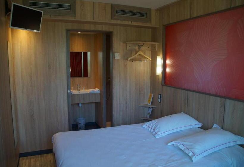 Standard Triple Room, The Originals Access, Hôtel Aurillac Aéroport