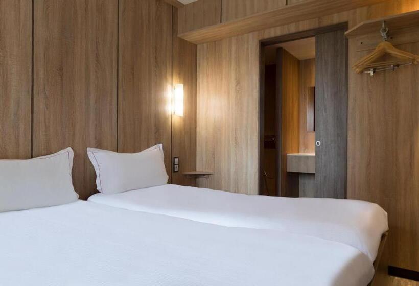 اتاق استاندارد یک نفره, The Originals Access Aéroport, Hôtel Aurillac