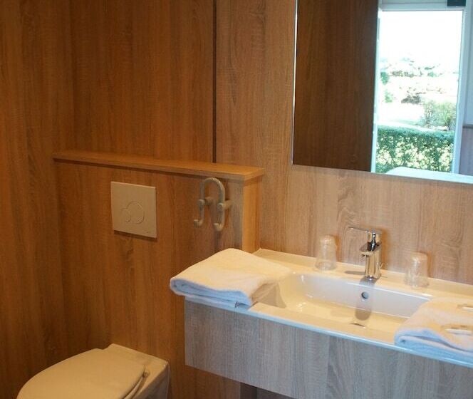 اتاق استاندارد یک نفره, The Originals Access Aéroport, Hôtel Aurillac