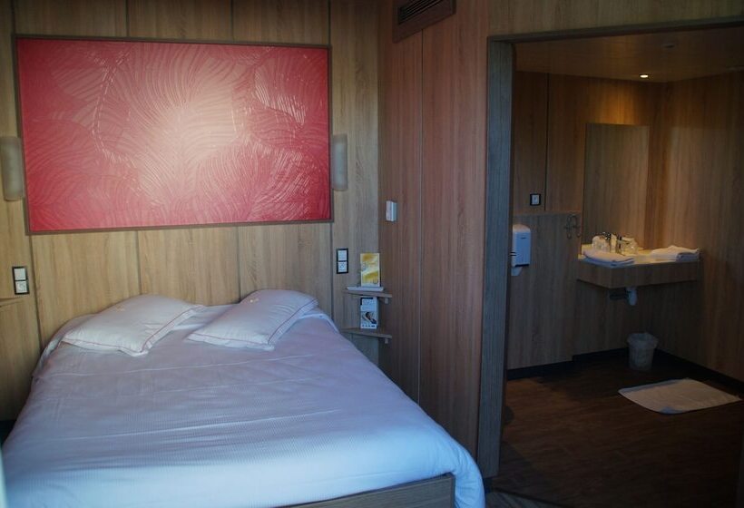 اتاق استاندارد سه نفره, The Originals Access Aéroport, Hôtel Aurillac