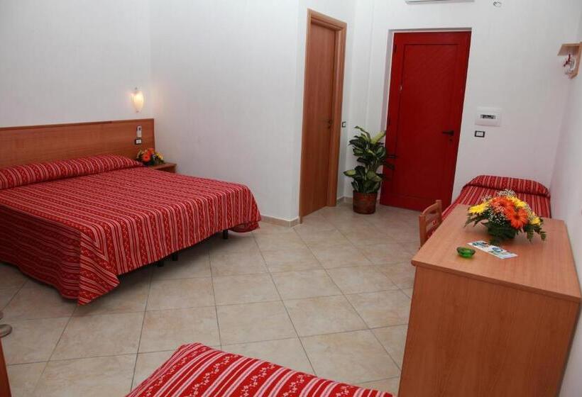 Standard Triple Room, Luigiane B&b