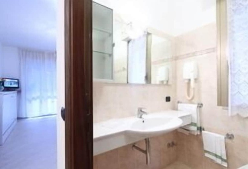 استودیوی استاندارد, Residence Hotel Kriss