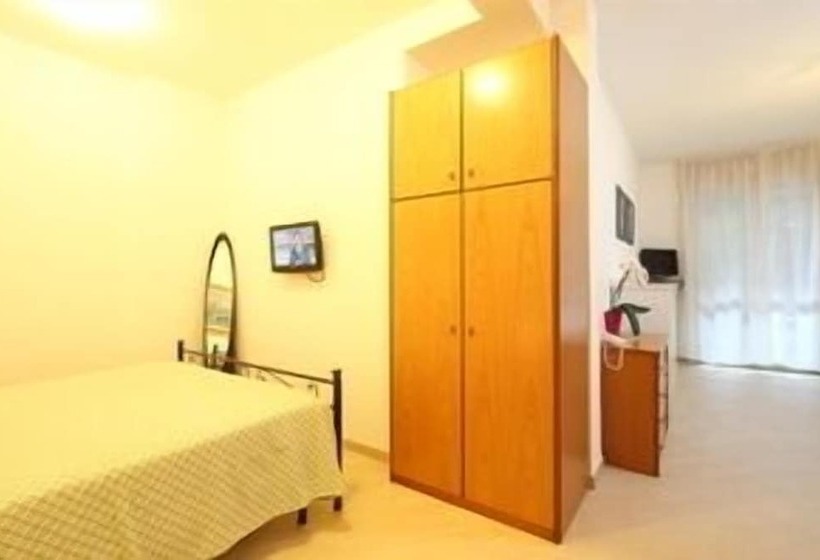 استودیوی استاندارد, Residence Hotel Kriss