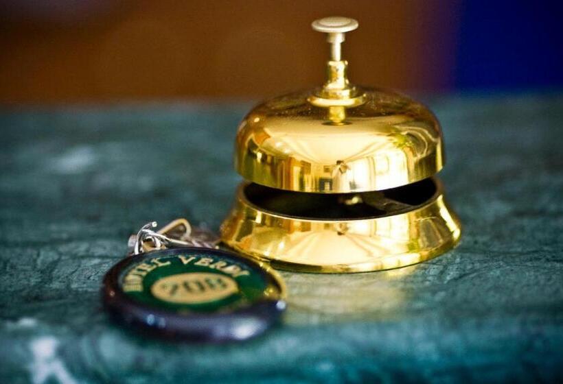 اتاق استاندارد چهار تخته, Albergo Hotel Verdi