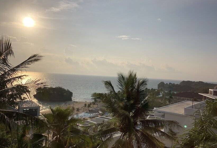 2-Bedroom Classic Apartment, Argonauta Boracay Boutique Hotel With Apartments And Villas