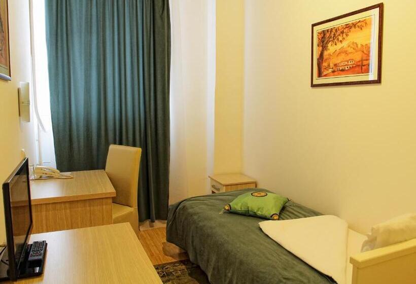اتاق استاندارد یک نفره, Garni Hotel Hamburg