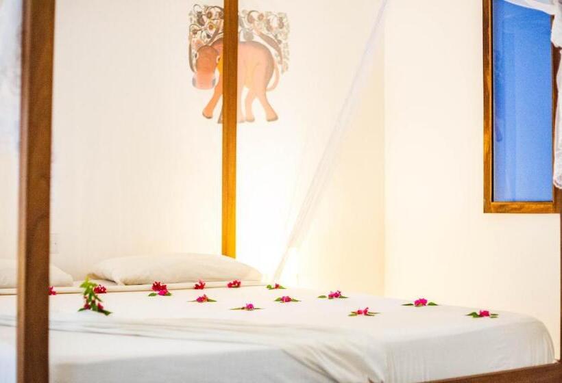 اتاق لوکس, Art Hotel Zanzibar