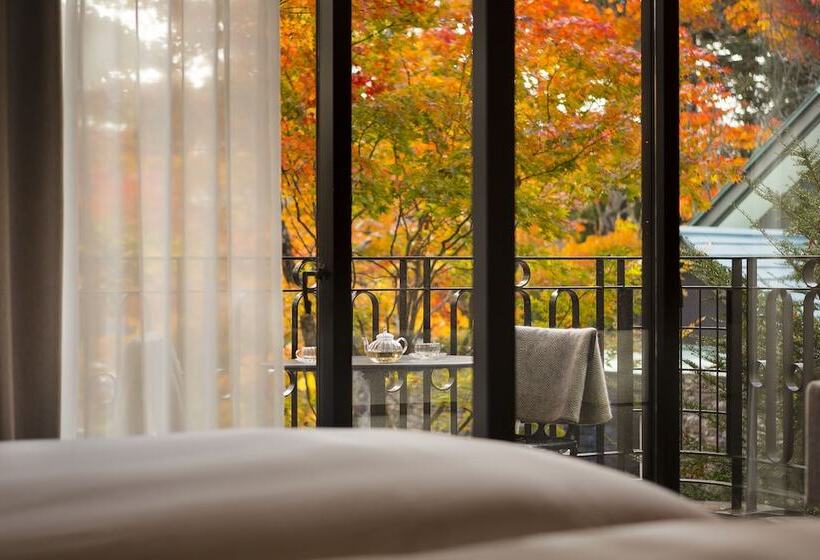 اتاق داخلی دلوکس, Kyukaruizawa Kikyo, Curio Collection By Hilton