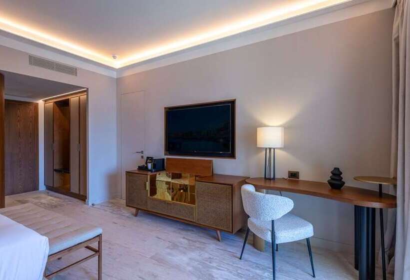 اتاق داخلی دلوکس, Kyukaruizawa Kikyo, Curio Collection By Hilton