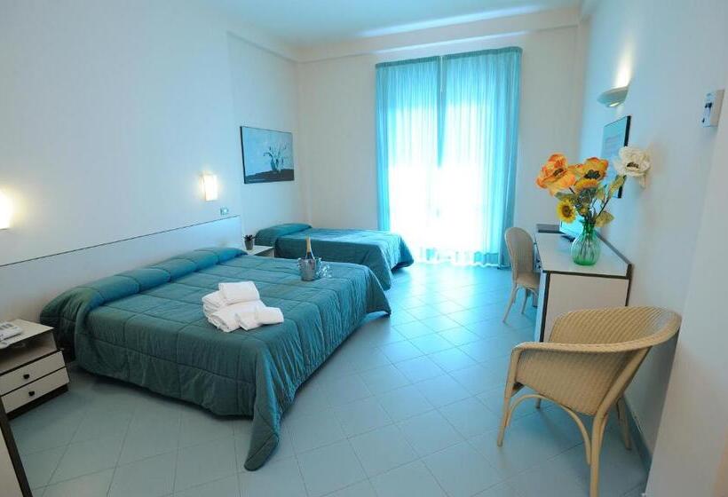 اتاق استاندارد سه نفره, L'approdo Di Angelino
